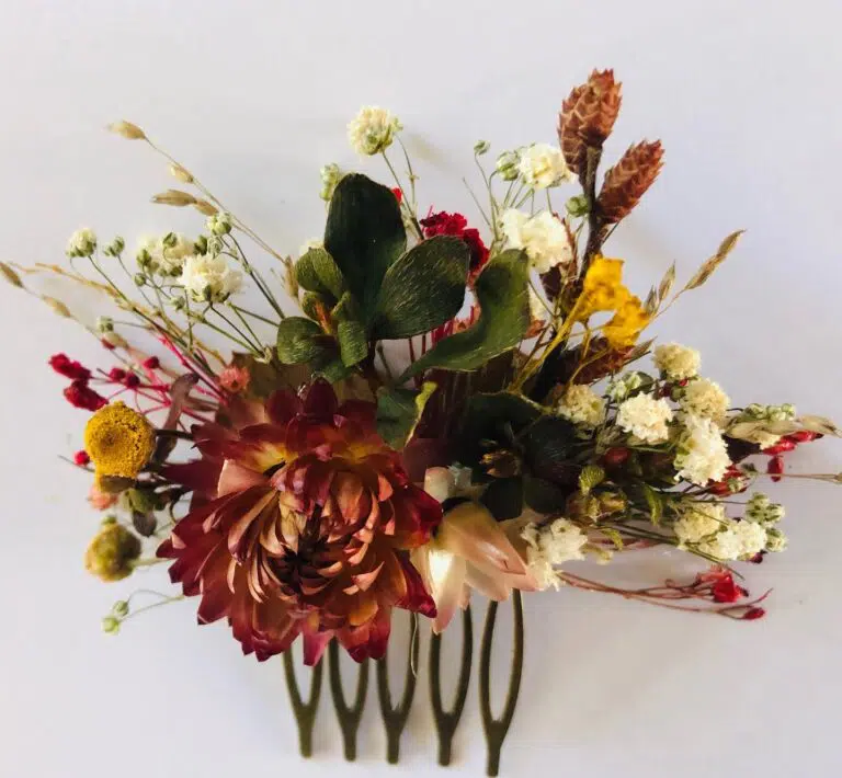 Peigne en fleurs séchées