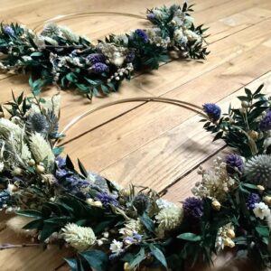 couronne de fleurs séchées